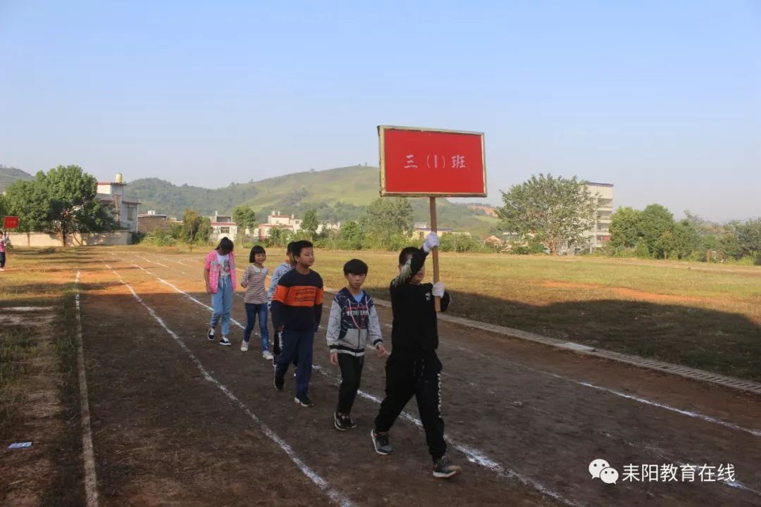 跳高方法讲解视频频_跳高规则解读视频_跳高的视频规范动作