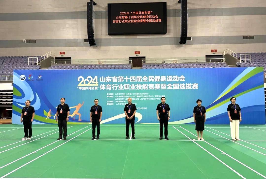 游泳运动员张哲_游泳女冠军张_张哲游泳冠军