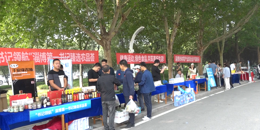 张哲游泳冠军_游泳运动员张哲_游泳女冠军张
