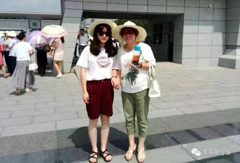 父母爱情故事：母亲中风后的感人经历与家庭