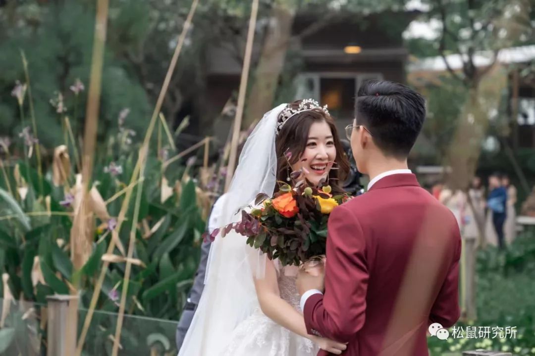 结婚时司仪问的俗气问题_结婚司仪俗气问问题时怎么问_结婚司仪套路问话