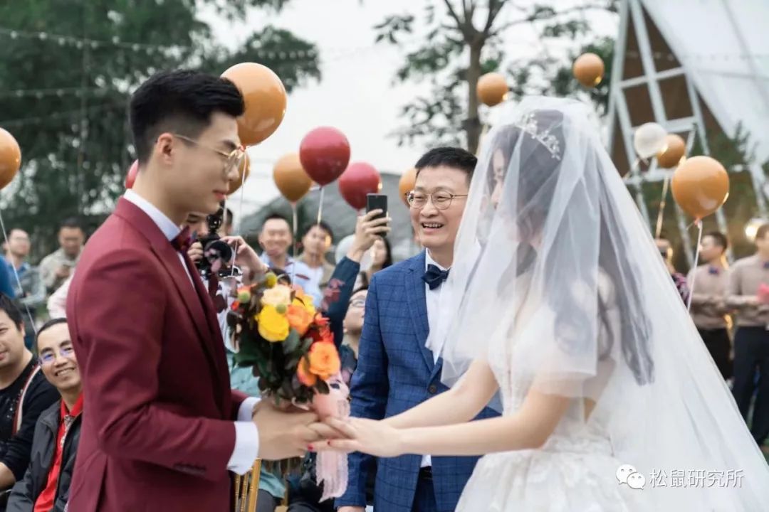 结婚司仪俗气问问题时怎么问_结婚司仪套路问话_结婚时司仪问的俗气问题