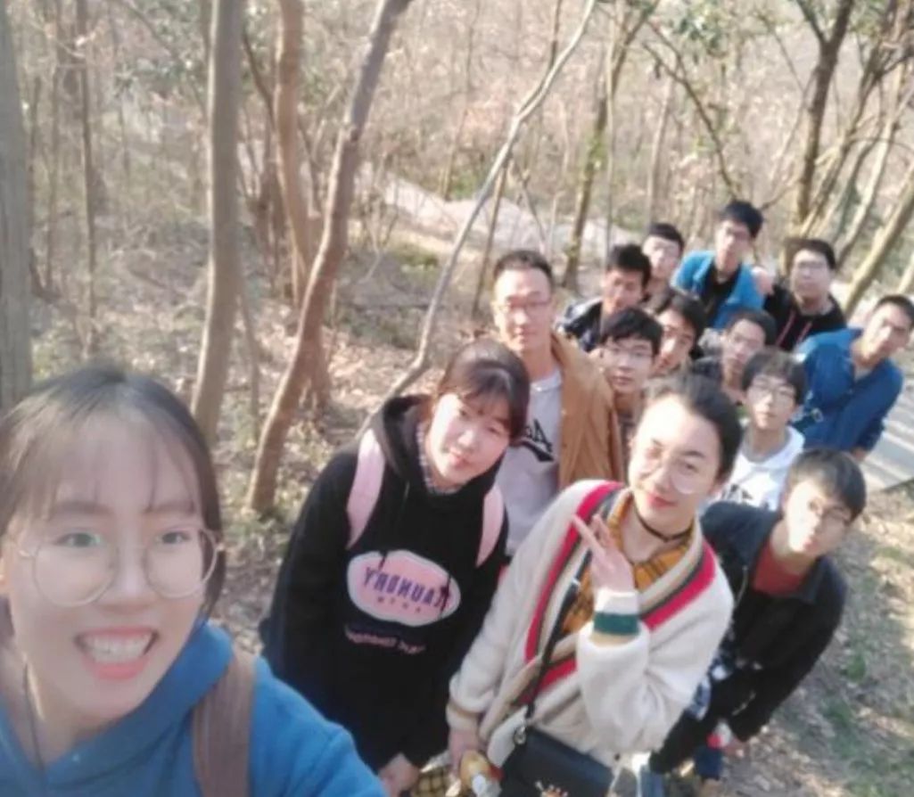 篮球赛夺冠通讯稿范文_篮球比赛的通讯稿的大标题_篮球比赛冠军通讯稿标题