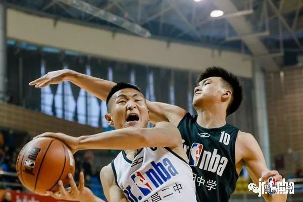 西昌二中高中男子篮球队勇夺凉山首个冠军杯