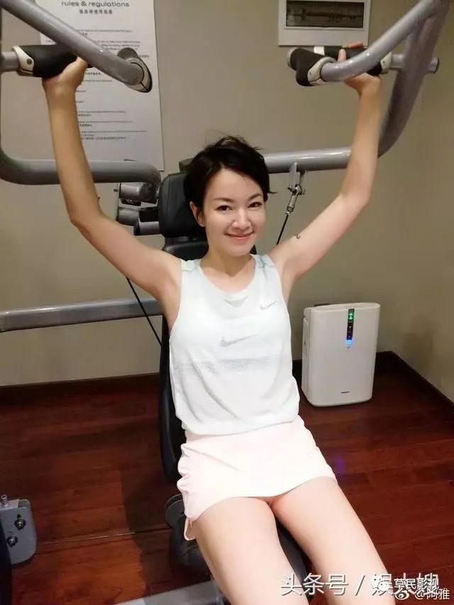 健身明星头像_哪些女明星健身照片_健身明星照片女孩