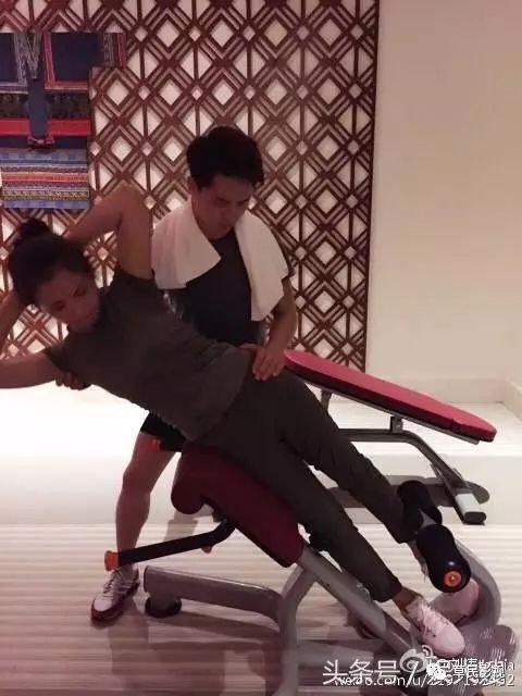 健身明星头像_健身明星照片女孩_哪些女明星健身照片