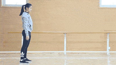 哪些女明星健身照片_健身明星照片女孩_健身明星头像