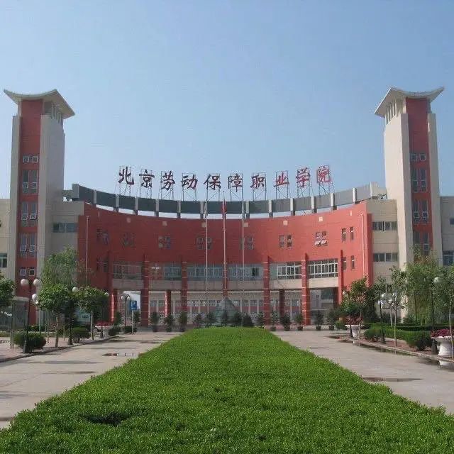 足球比赛翻盘_足球决赛2球落后翻盘规则_足球落后反超获胜什么意思