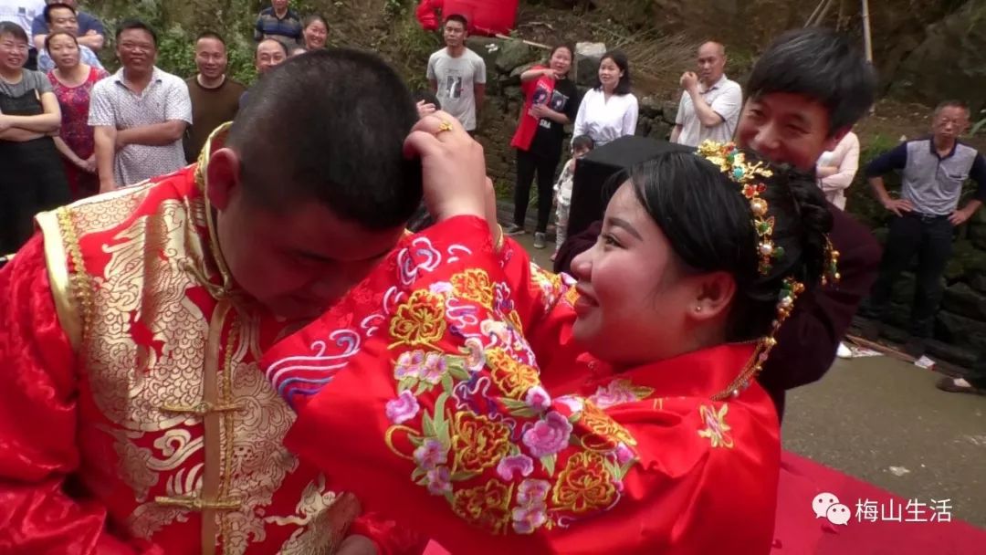 一些山区的婚俗_山区婚礼风俗_山里人婚礼习俗