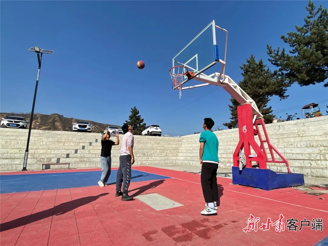 景贝小学篮球比赛_观文小学篮球比赛_前村小学篮球赛冠军有哪些