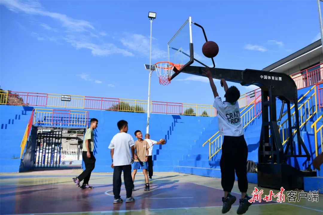 景贝小学篮球比赛_观文小学篮球比赛_前村小学篮球赛冠军有哪些