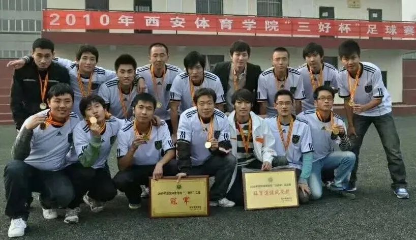 欧洲足球杯怎么买_欧洲杯买足球规则是什么样的_欧洲杯的球怎么买