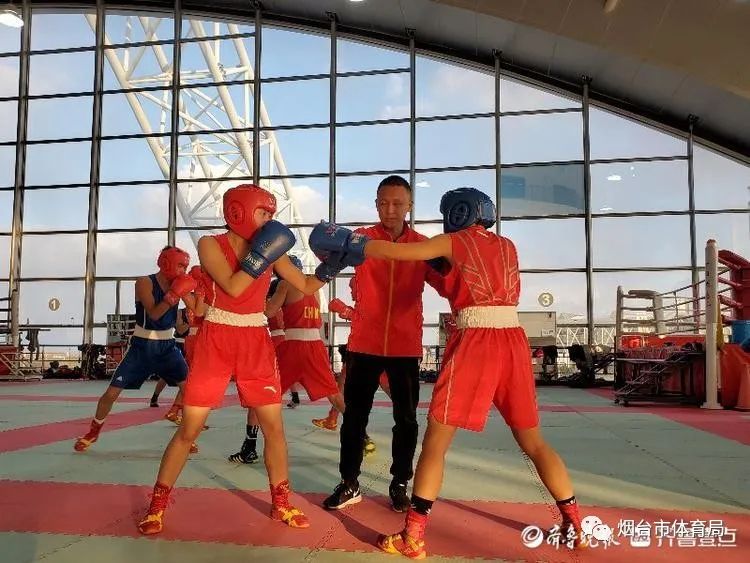 世界踢足球全国冠军是_踢足球冠军全国世界是多少名_踢足球冠军是谁