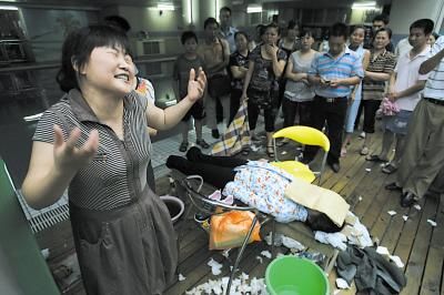 游泳溺水冠军女孩小视频_游泳冠军溺水死亡_游泳冠军小女孩溺水