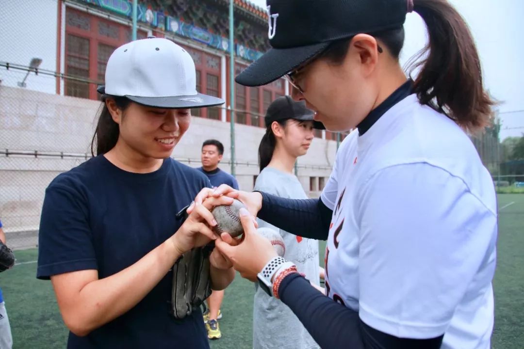 球衣游泳冠军号是什么_泳衣冠军男_游泳冠军是多少号球衣