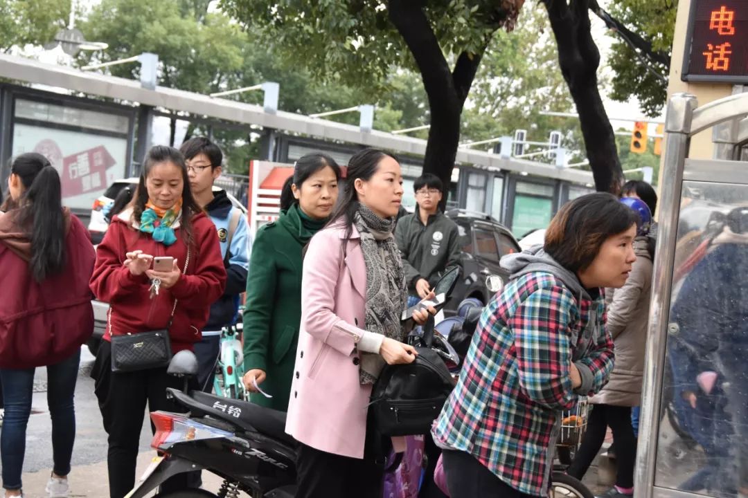 民族中学体操视频_英民中学学生体操_民立中学操场