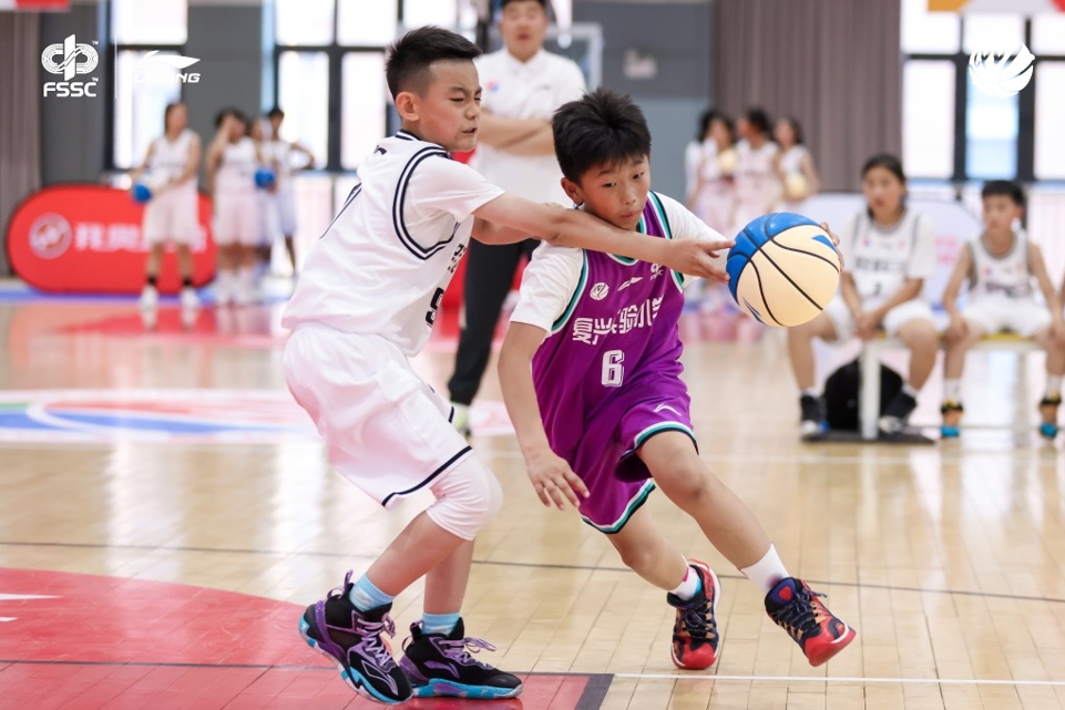 小学篮球规则教学视频_小学篮球比赛的规则_小学篮球竞赛规程