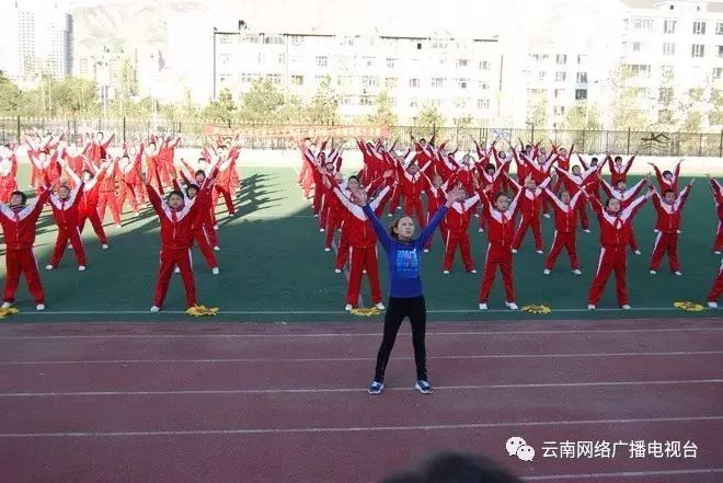 全民小学生广播体操_全体小学生广播体操_小学生广播体操全身运动