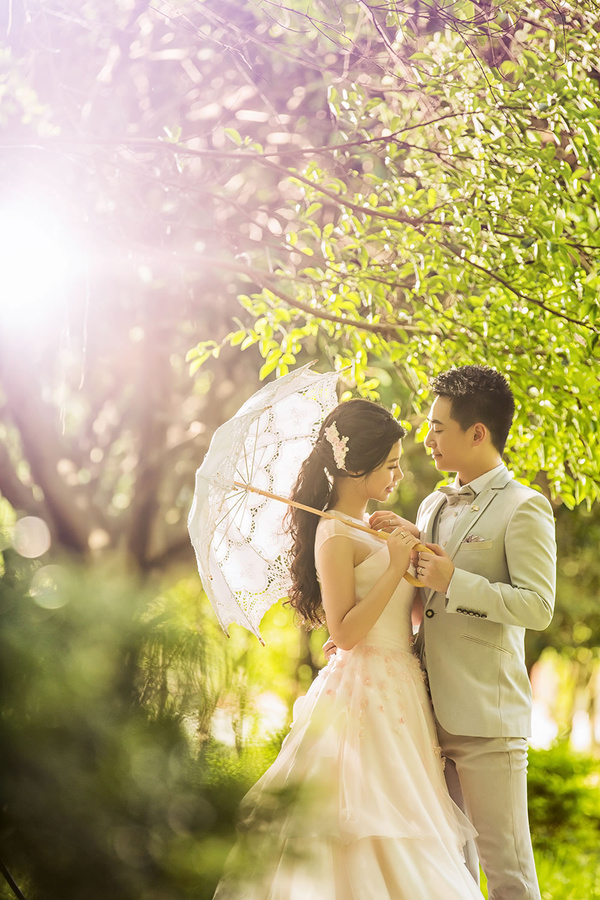 飘移婚纱照外景_婚纱照飘纱_婚纱照外景摆拍姿势