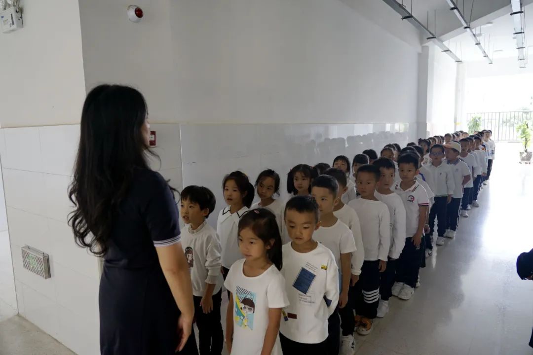 一年级学生学习生活方式_学习英语口语最好的方式_大学生学习