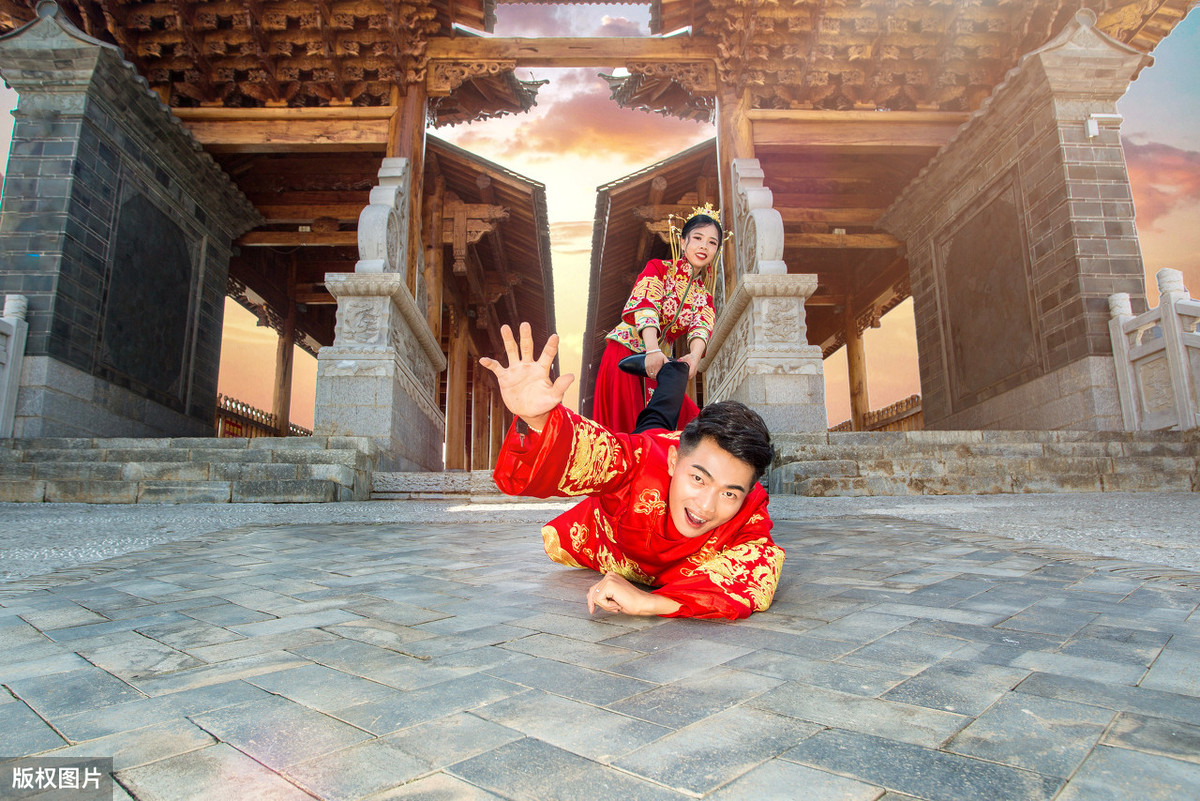 婚纱有汉服风格的吗_婚纱照服装风格有哪些_内景汉服婚纱照风格特点