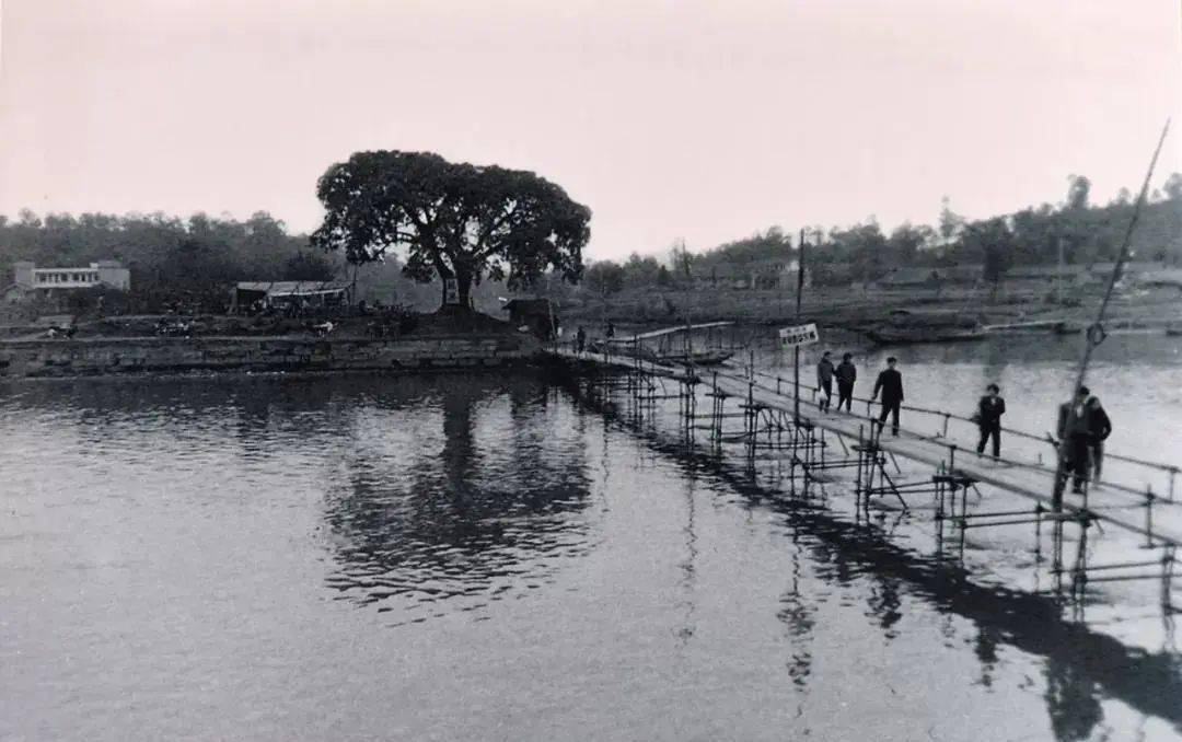 老板年代方式生活怎么形容_90年代的老板的生活方式_老板时代和老板区别