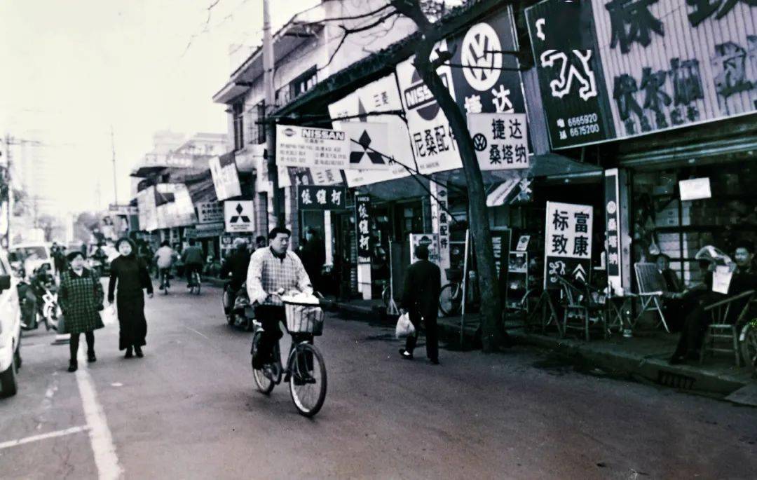 老板年代方式生活怎么形容_90年代的老板的生活方式_老板时代和老板区别