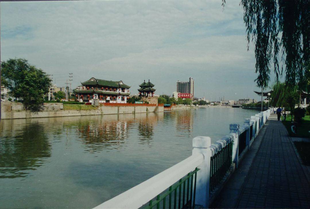 90年代的老板的生活方式_老板时代和老板区别_老板年代方式生活怎么形容