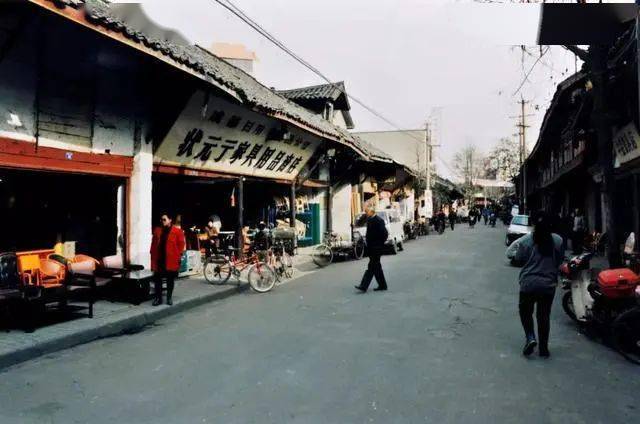 老板年代方式生活怎么形容_老板时代和老板区别_90年代的老板的生活方式