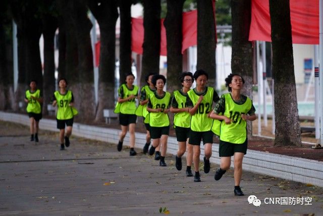 健身早操视频大全_明星早操健身视频_健身操明星女的叫什么