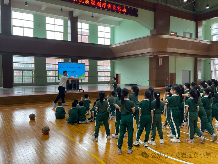 视频跳高技巧助跑学生怎么做_学生助跑跳高技巧视频_跳高的视频技巧教程