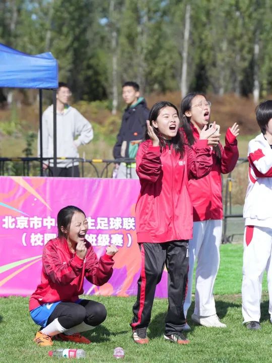 足球规则小学生图片_足球规则绘画_足球规则图片小学生简单