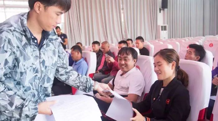 足球规则图片小学生版_足球规则绘画_足球规则小学生图片