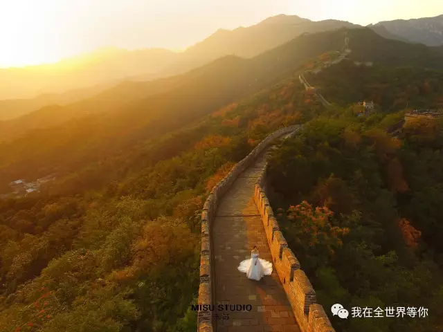 婚纱照白色衣服外景_婚纱照都是白色的衣服_婚纱白色