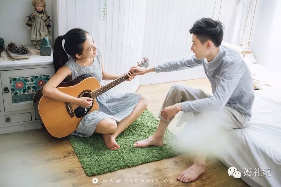 内景中式婚纱照拍照场景_中式婚纱照拍摄_中式婚纱拍照姿势