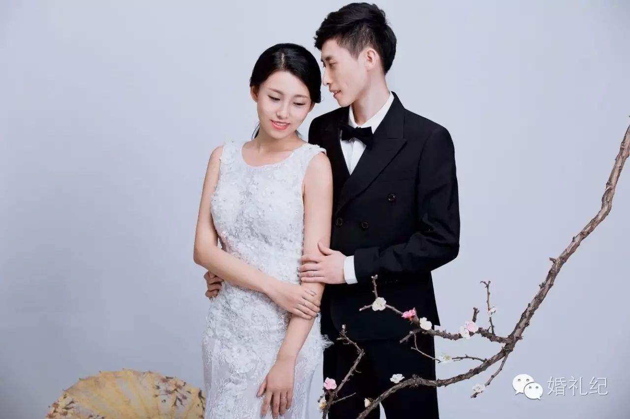 中式婚纱照拍摄_内景中式婚纱照拍照场景_中式婚纱拍照姿势