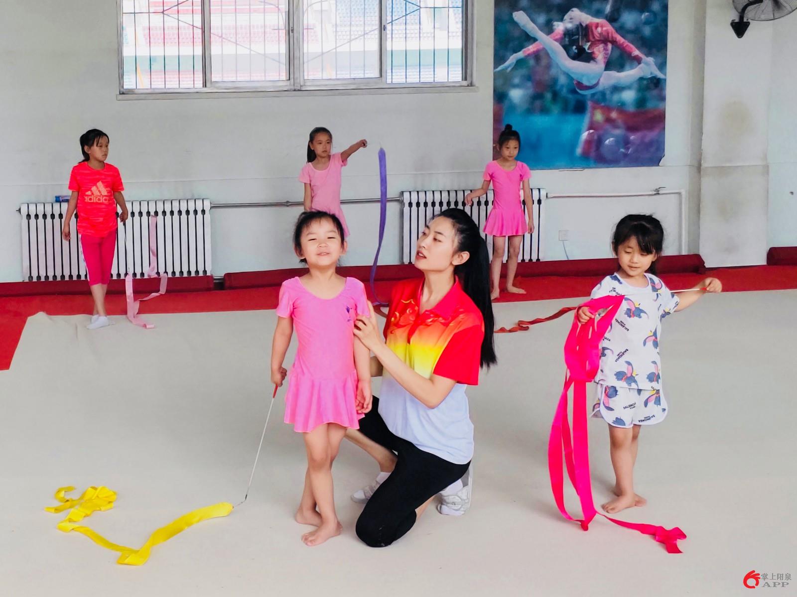 泰国小学生课间操_体操音乐小学生_泰国小学生体操音乐