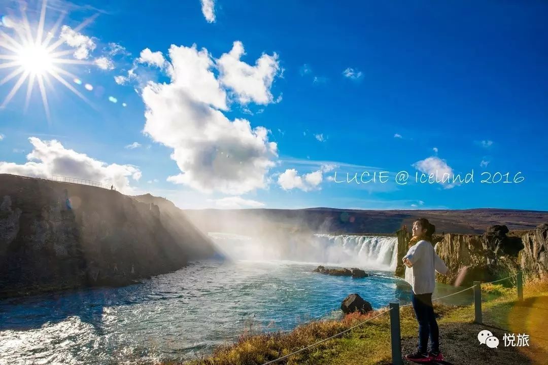 婚纱外景造型_外景白纱婚纱照风格小红书_另类婚纱照外景白纱