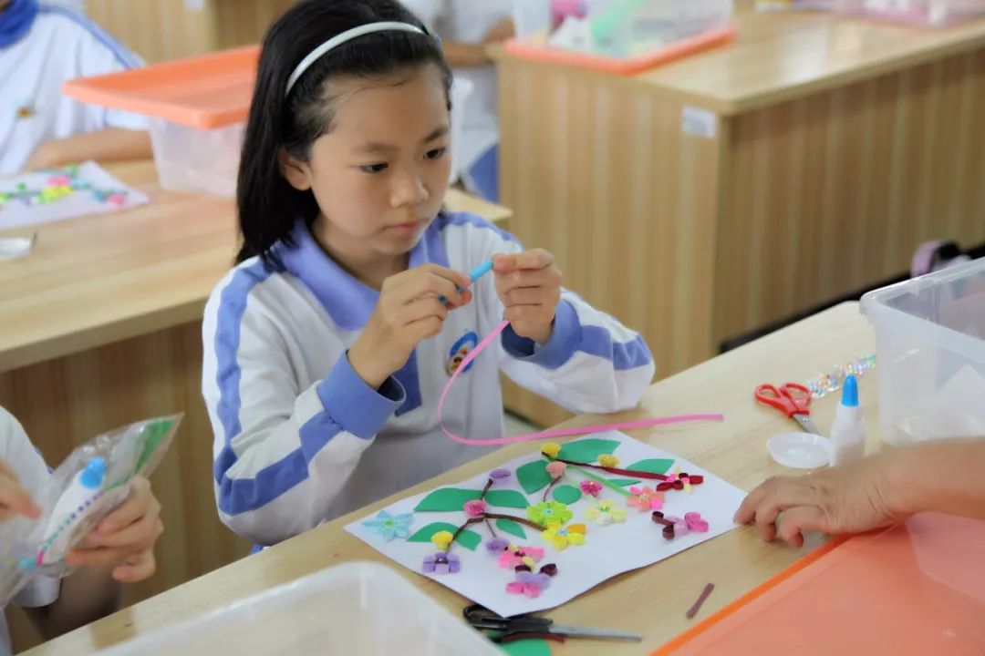 团战篮球技巧教学小学生_小学篮球战术训练视频_小学篮球怎么教