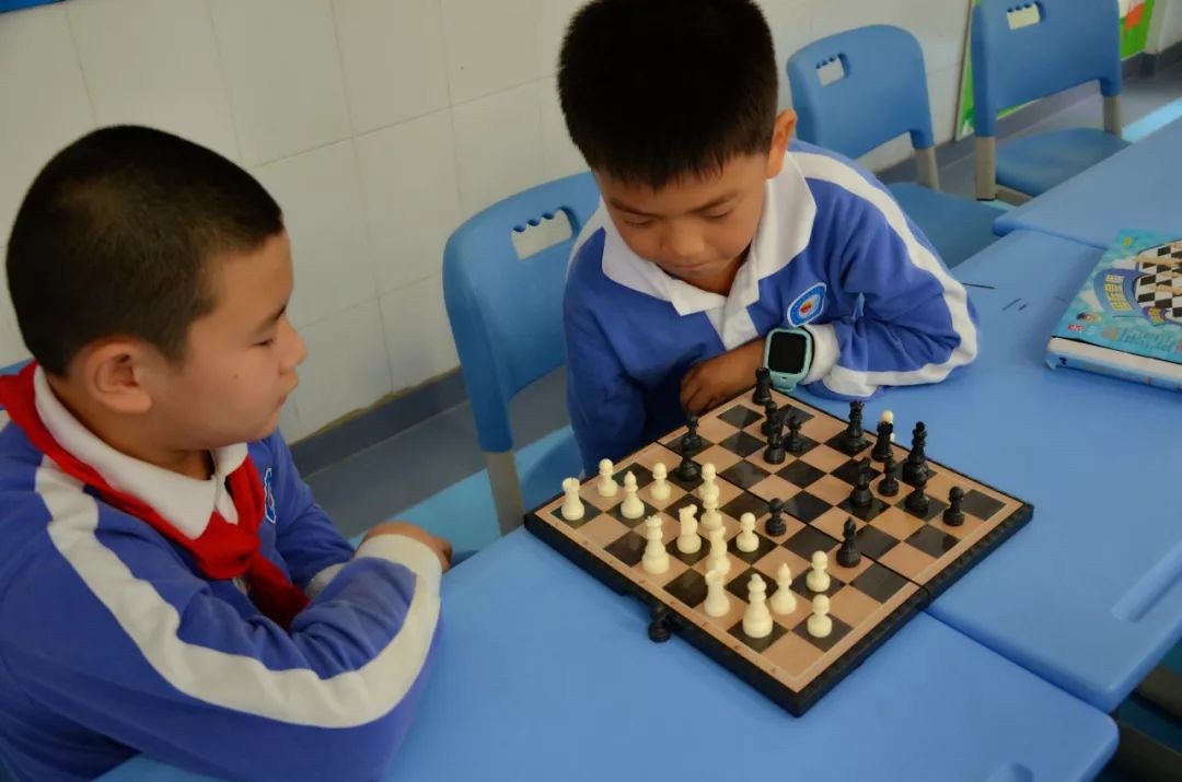 小学篮球战术训练视频_团战篮球技巧教学小学生_小学篮球怎么教