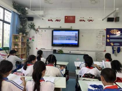 团战篮球技巧教学小学生_小学篮球战术训练视频_小学篮球怎么教