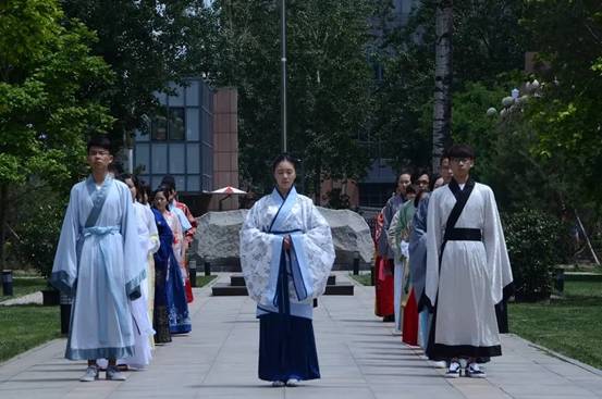 小学篮球怎么教_小学篮球战术教学_团战篮球技巧教学小学生