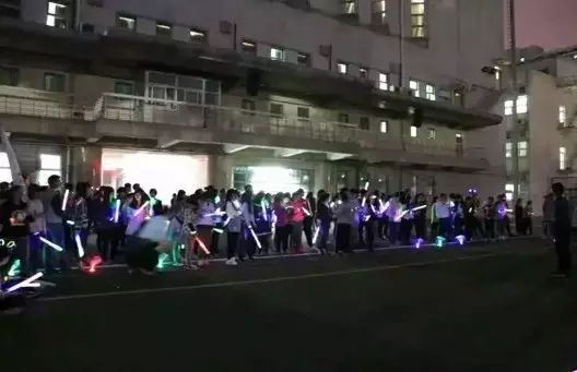 小学篮球战术教学_小学篮球怎么教_团战篮球技巧教学小学生